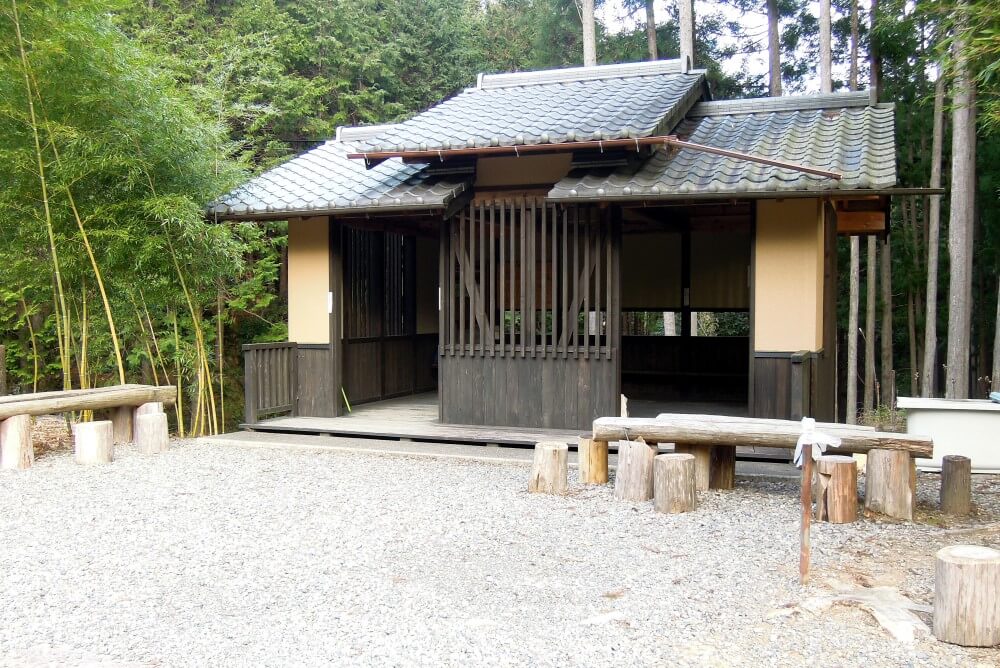 熊野古道　三軒茶屋　　写真提供：熊野本宮観光協会
